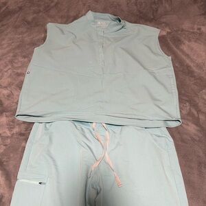 Figs Zamora Jogger pants size 2XL TALL and Rafaela top 2XL. Smoke free home.
